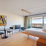 Studio refait à neuf avec balcon et vue sur la Seine - bail mobilité